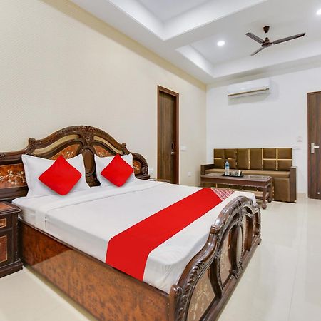 Hotel O Baran Classic Ludhijána Kültér fotó