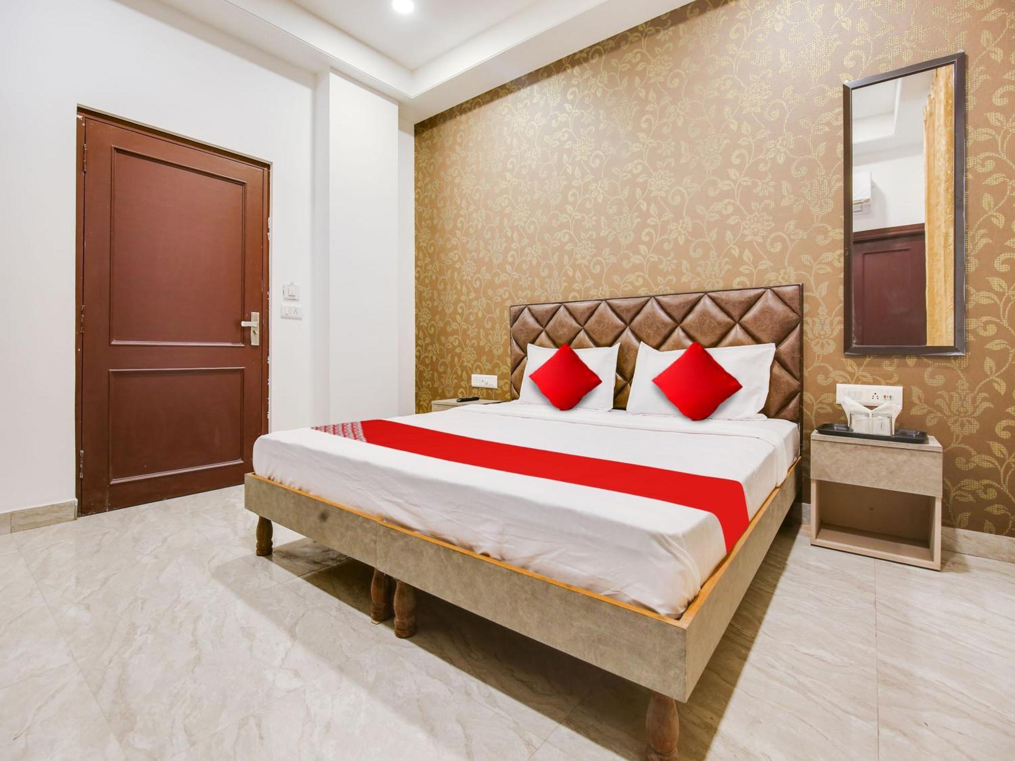 Hotel O Baran Classic Ludhijána Kültér fotó
