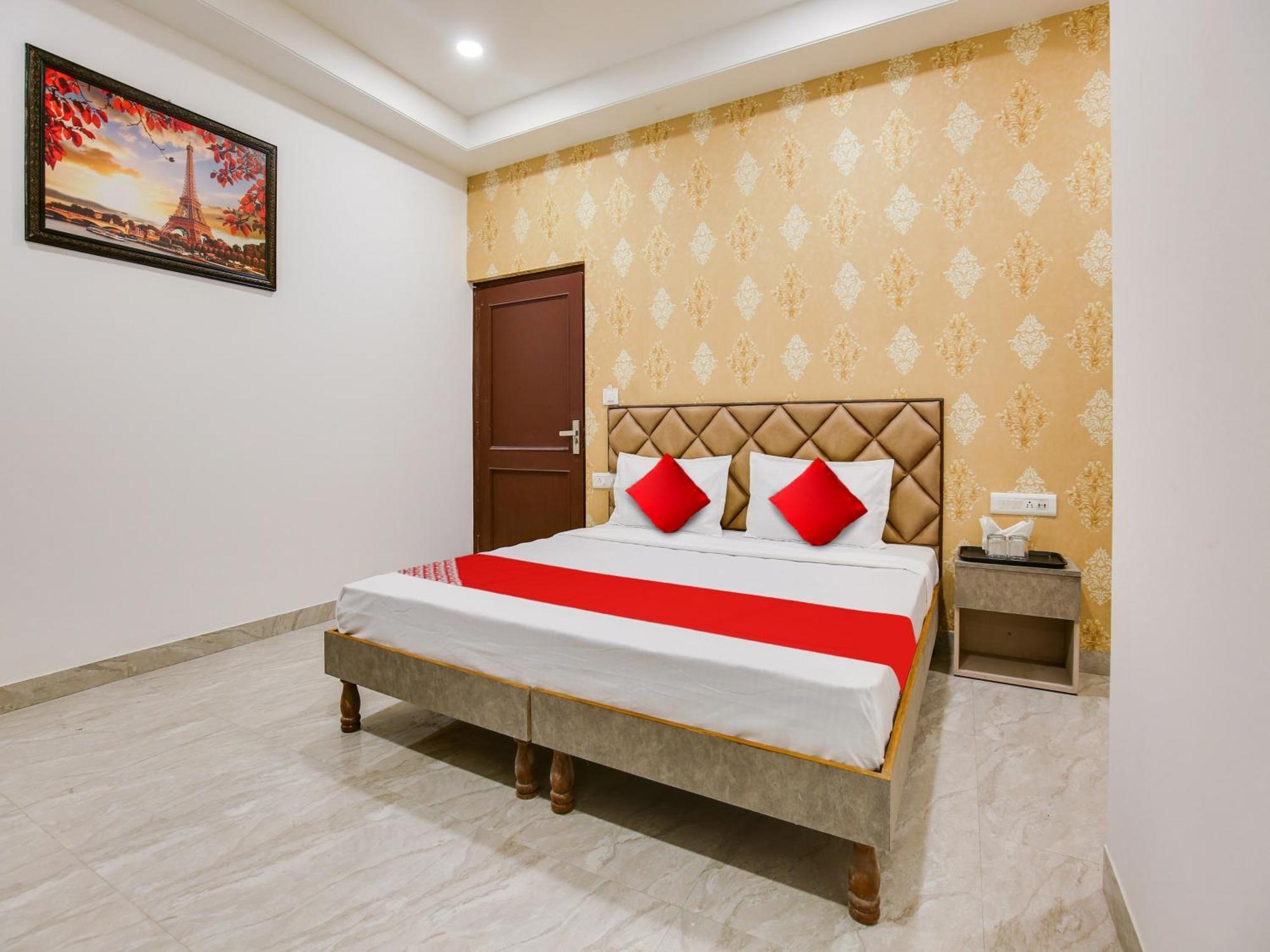 Hotel O Baran Classic Ludhijána Kültér fotó