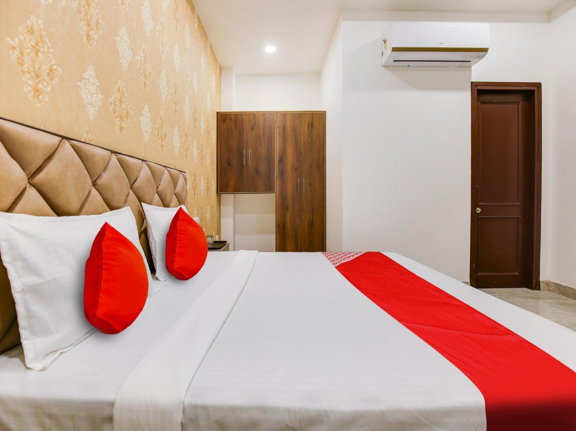 Hotel O Baran Classic Ludhijána Kültér fotó