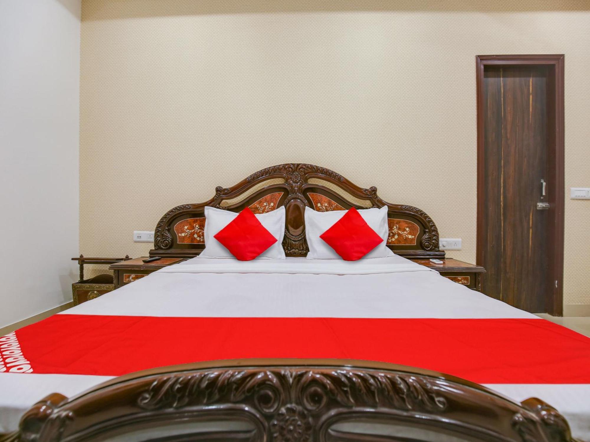 Hotel O Baran Classic Ludhijána Kültér fotó