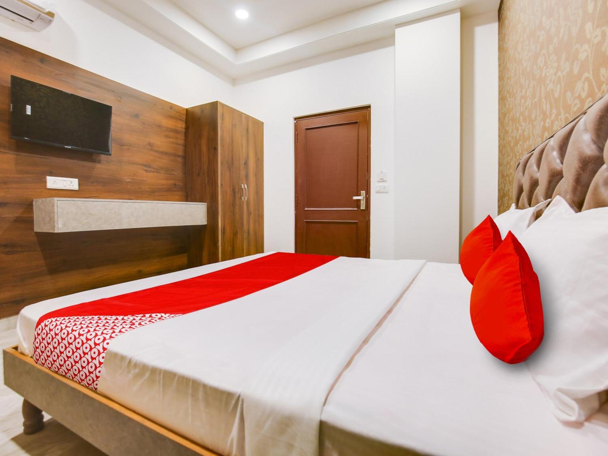 Hotel O Baran Classic Ludhijána Kültér fotó