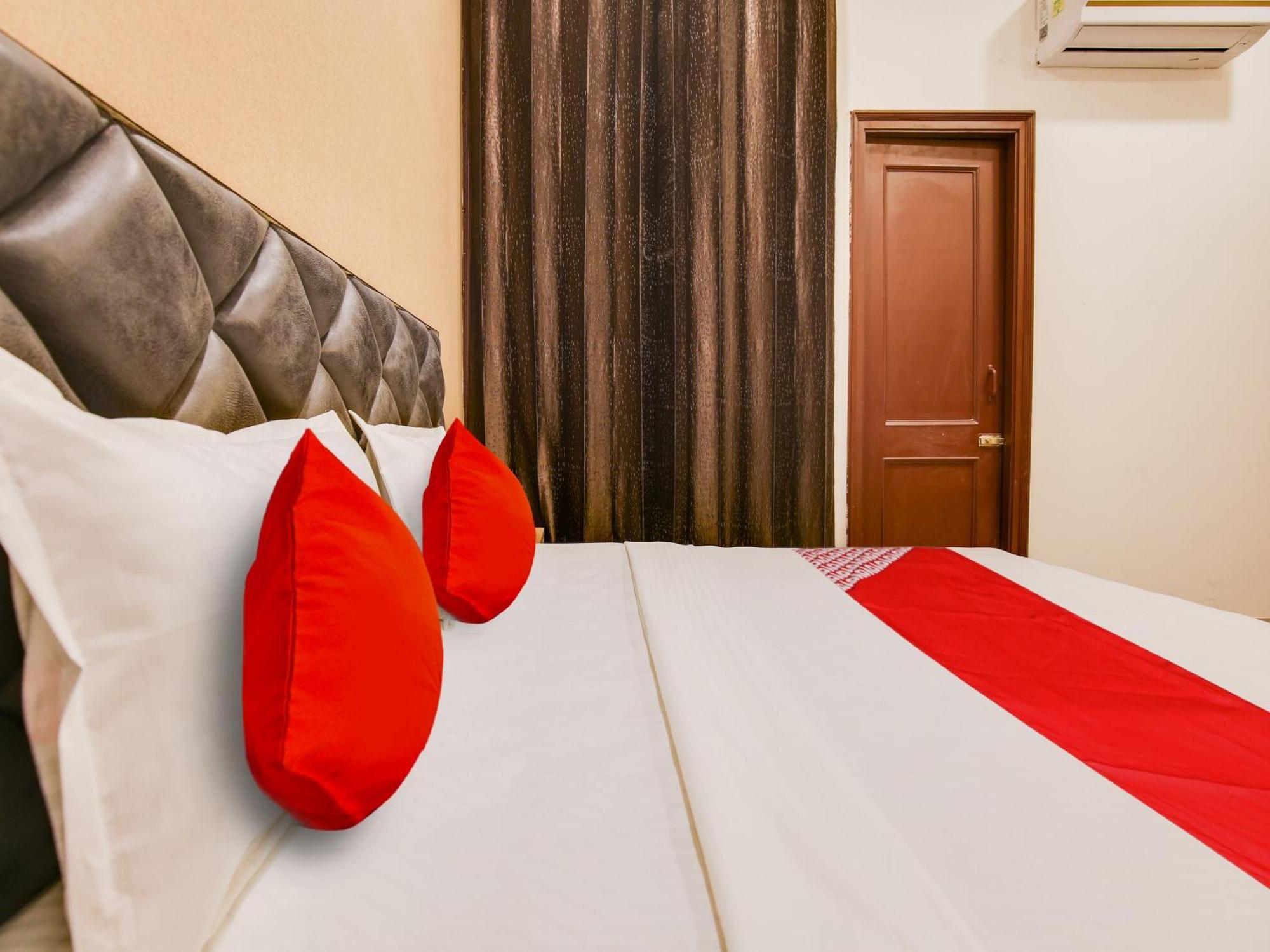 Hotel O Baran Classic Ludhijána Kültér fotó