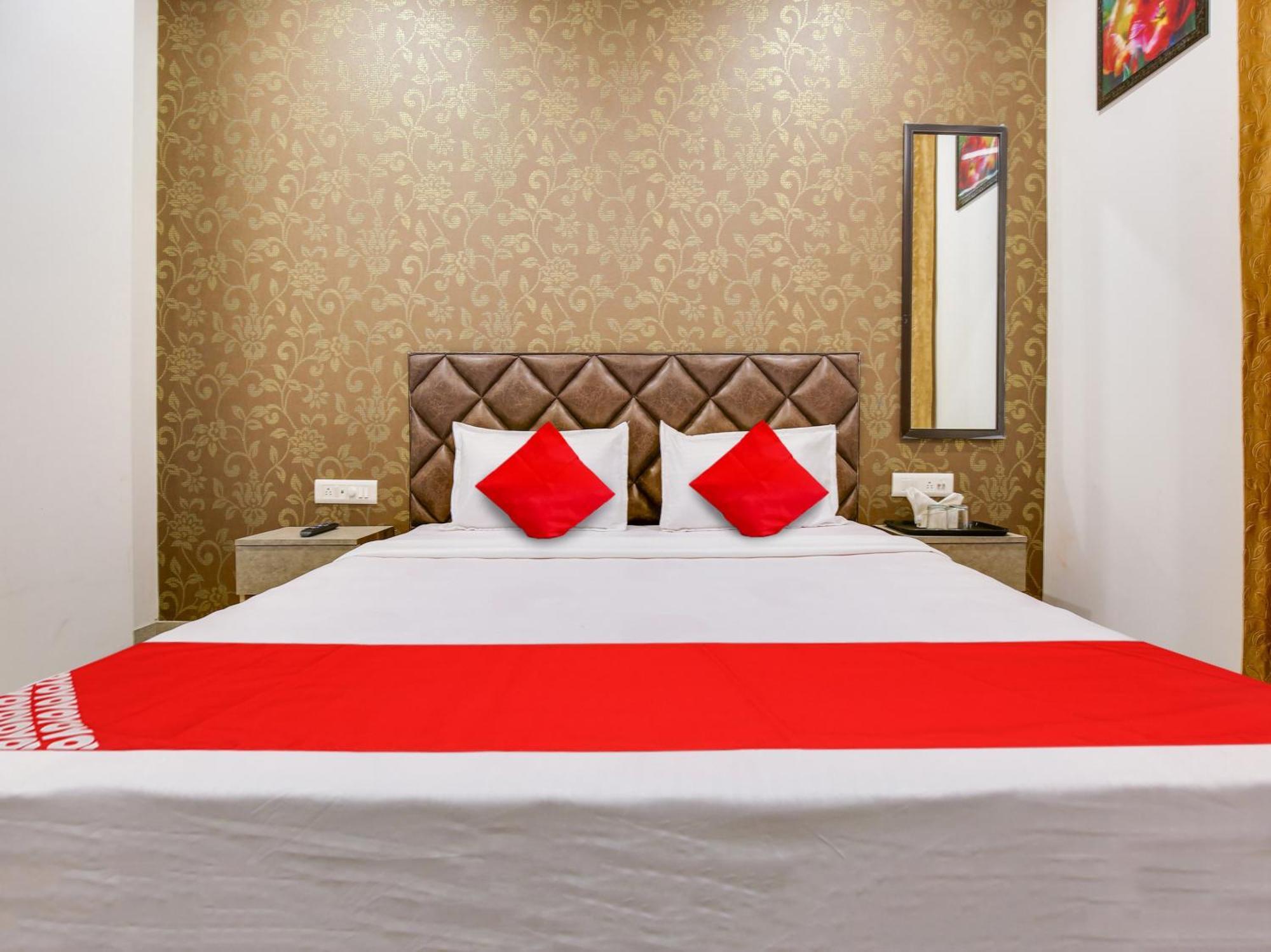 Hotel O Baran Classic Ludhijána Kültér fotó
