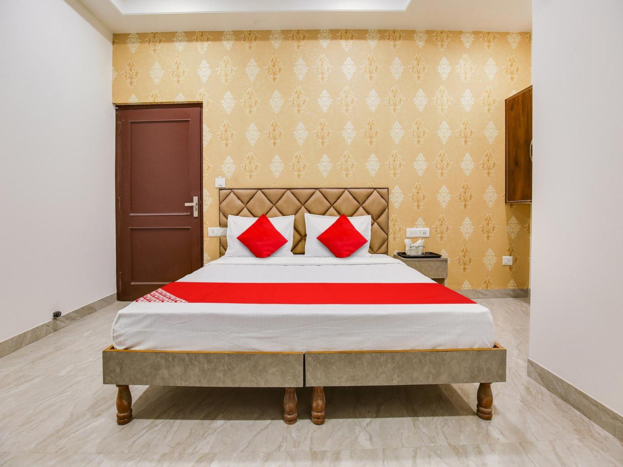 Hotel O Baran Classic Ludhijána Kültér fotó