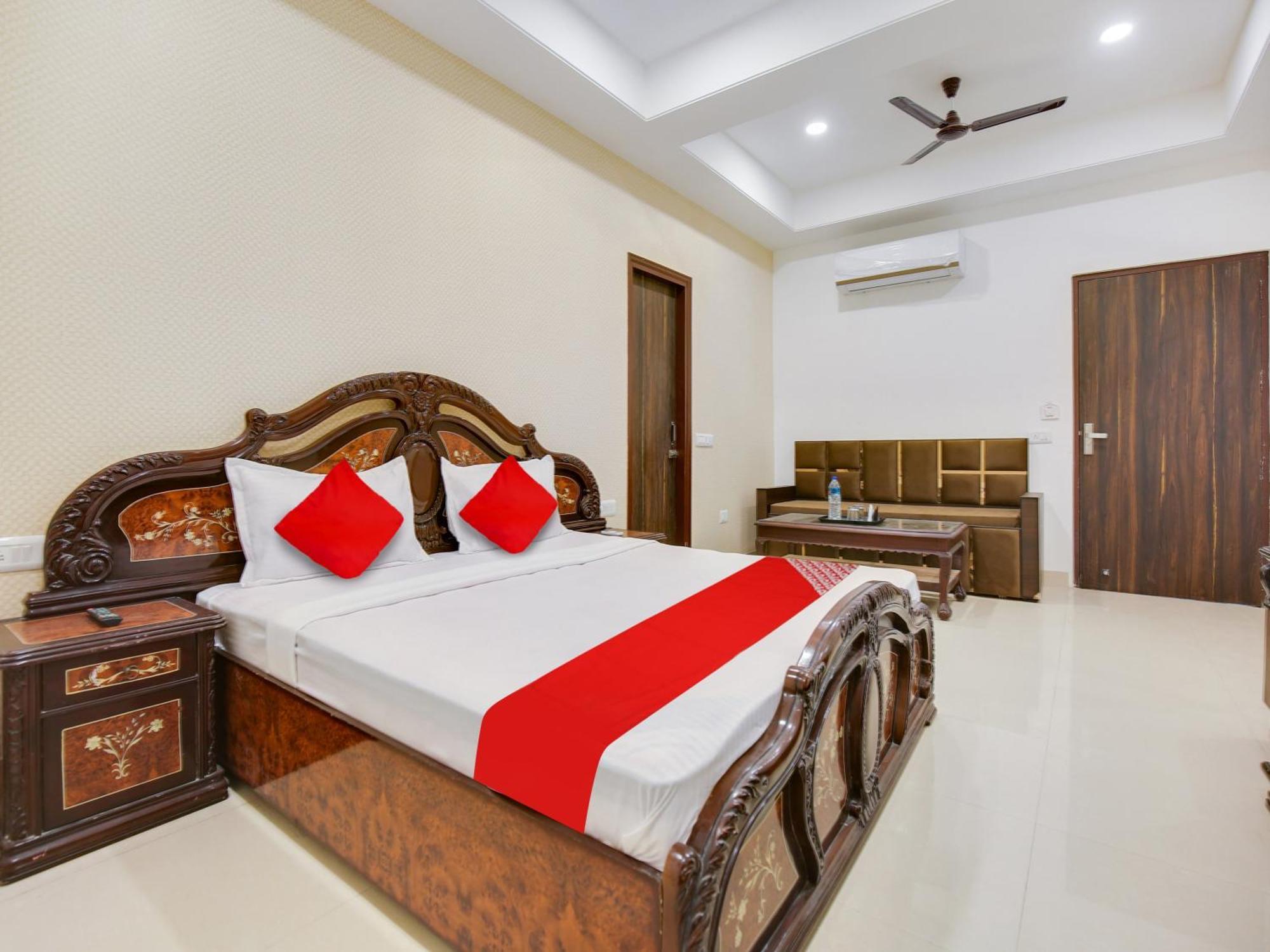 Hotel O Baran Classic Ludhijána Kültér fotó